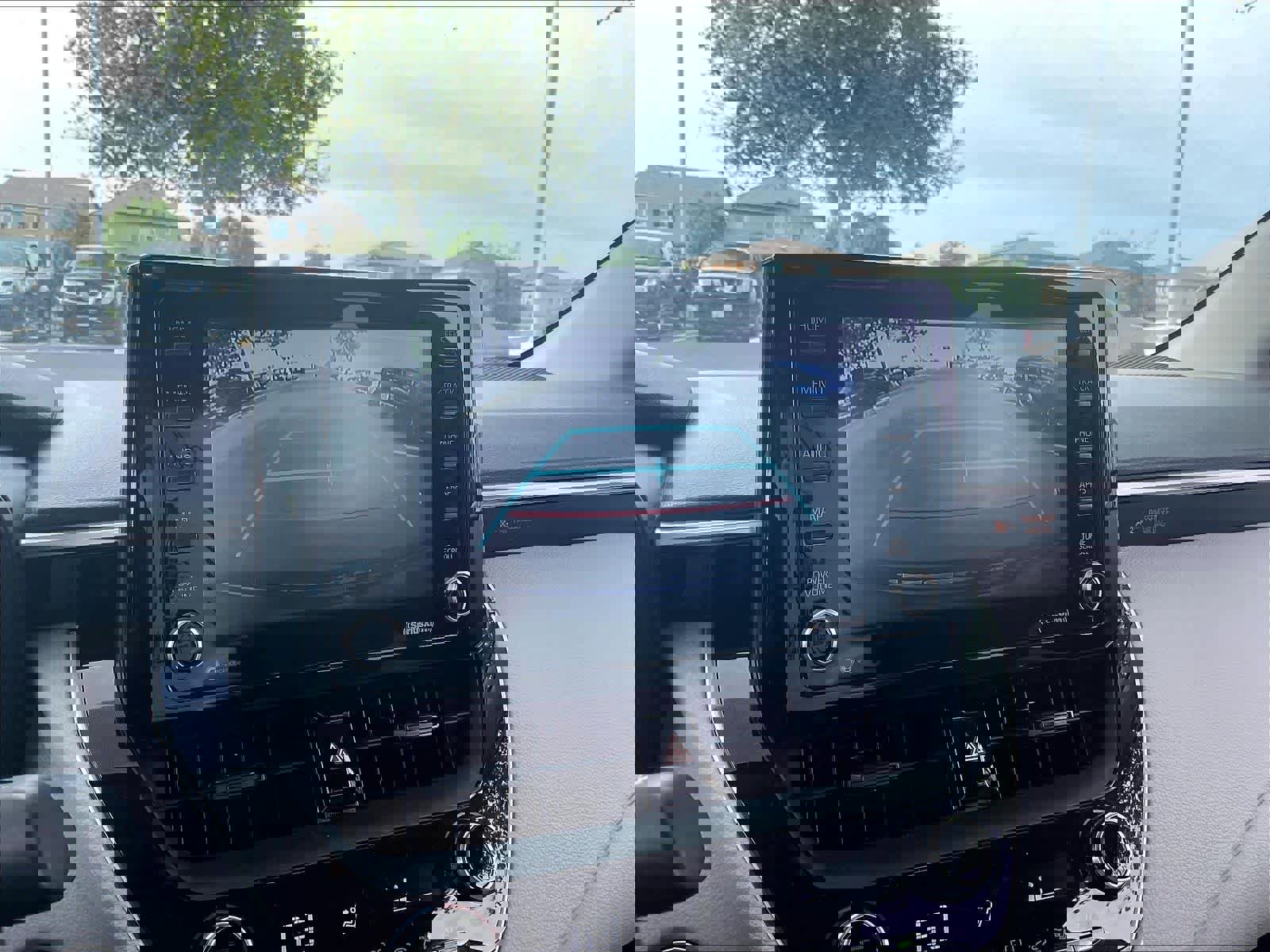 Used 2022 Toyota Corolla LE image 21