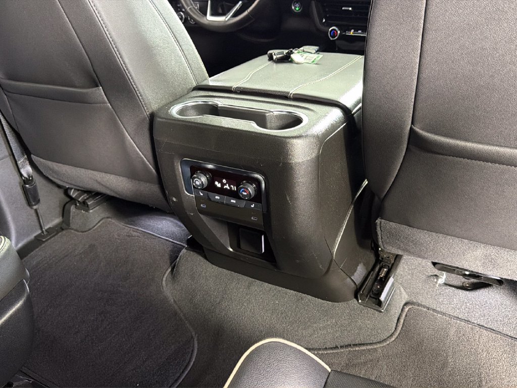 Certified 2025 Chevrolet Suburban Premier AWD/4WD image 34