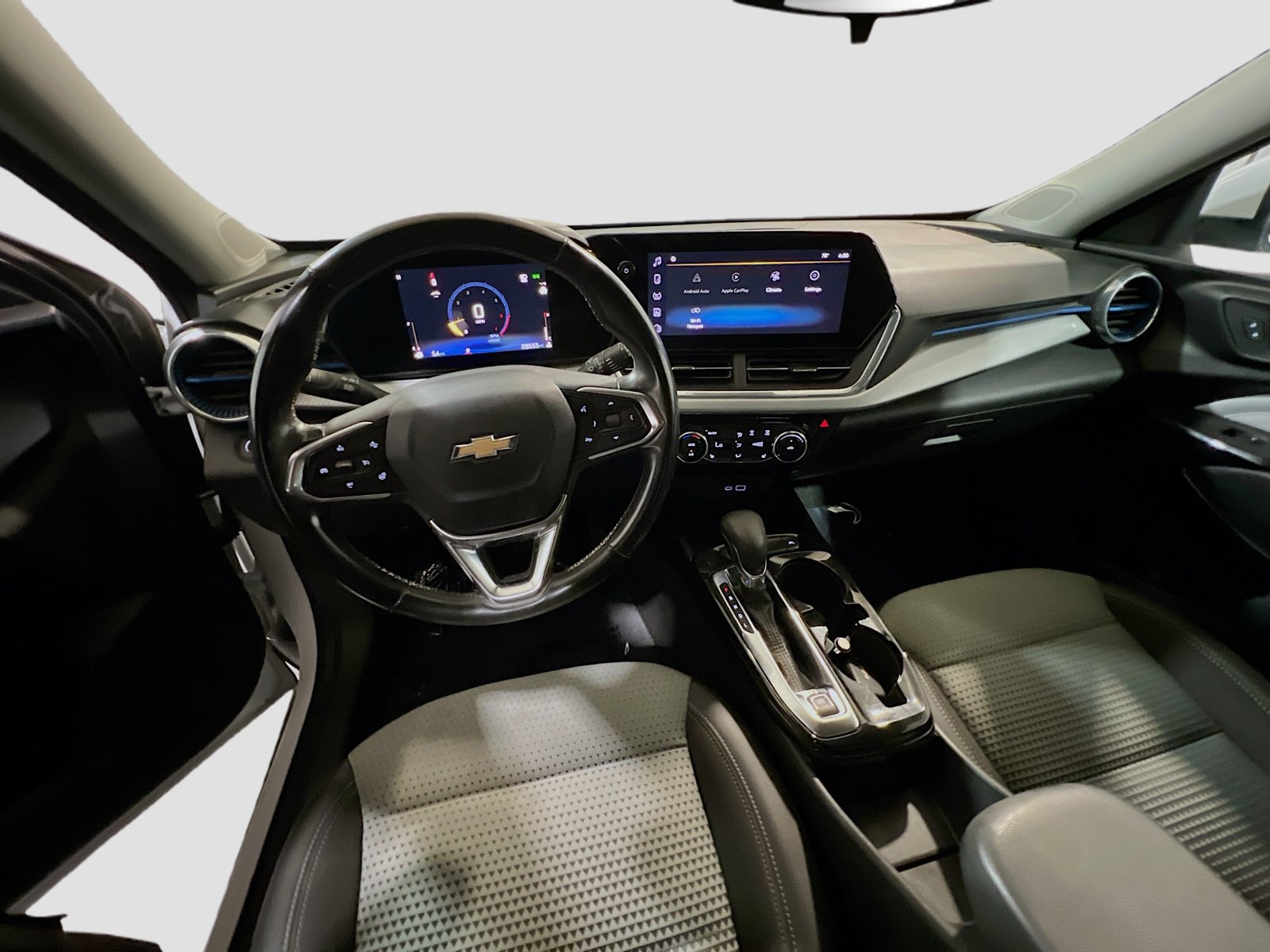 Used 2024 Chevrolet Trax LT w/ Driver Confidence Package FWD image 15