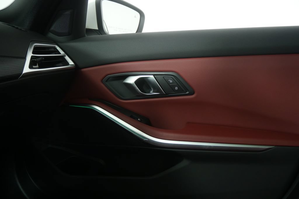 Certified 2025 BMW 330i Sedan RWD image 25