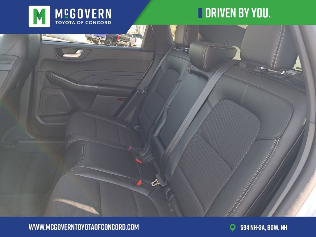 Used 2025 Ford Escape SE image 21