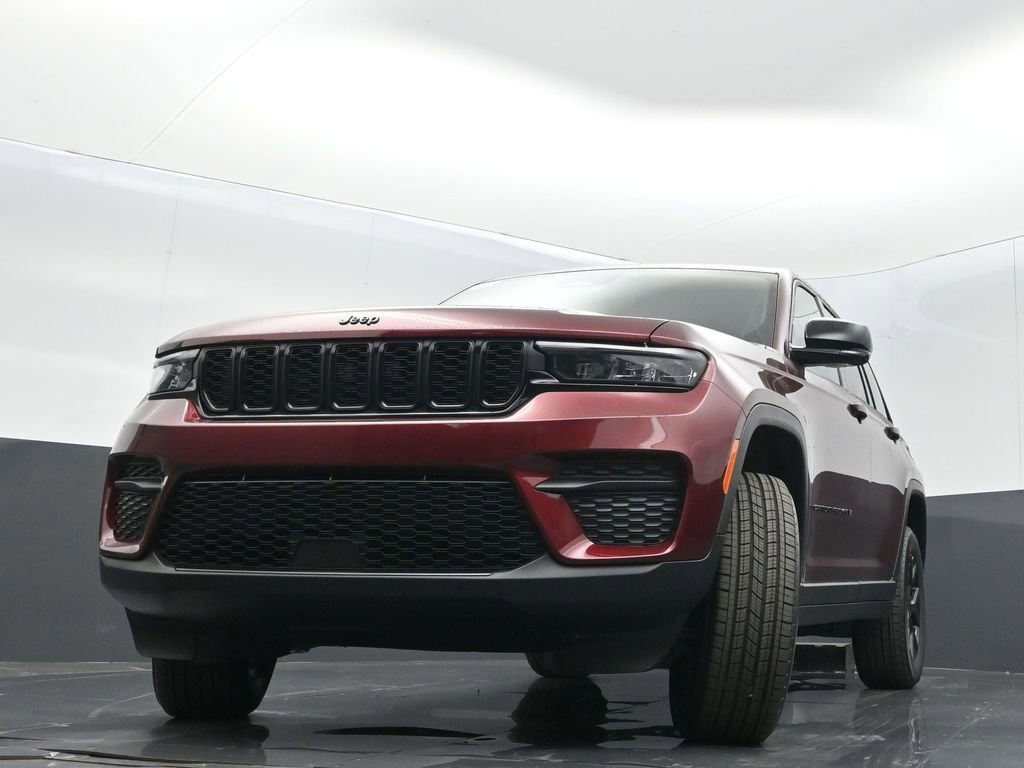 New 2025 Jeep Grand Cherokee Altitude image 31