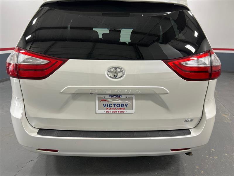 Used 2015 Toyota Sienna XLE image 8