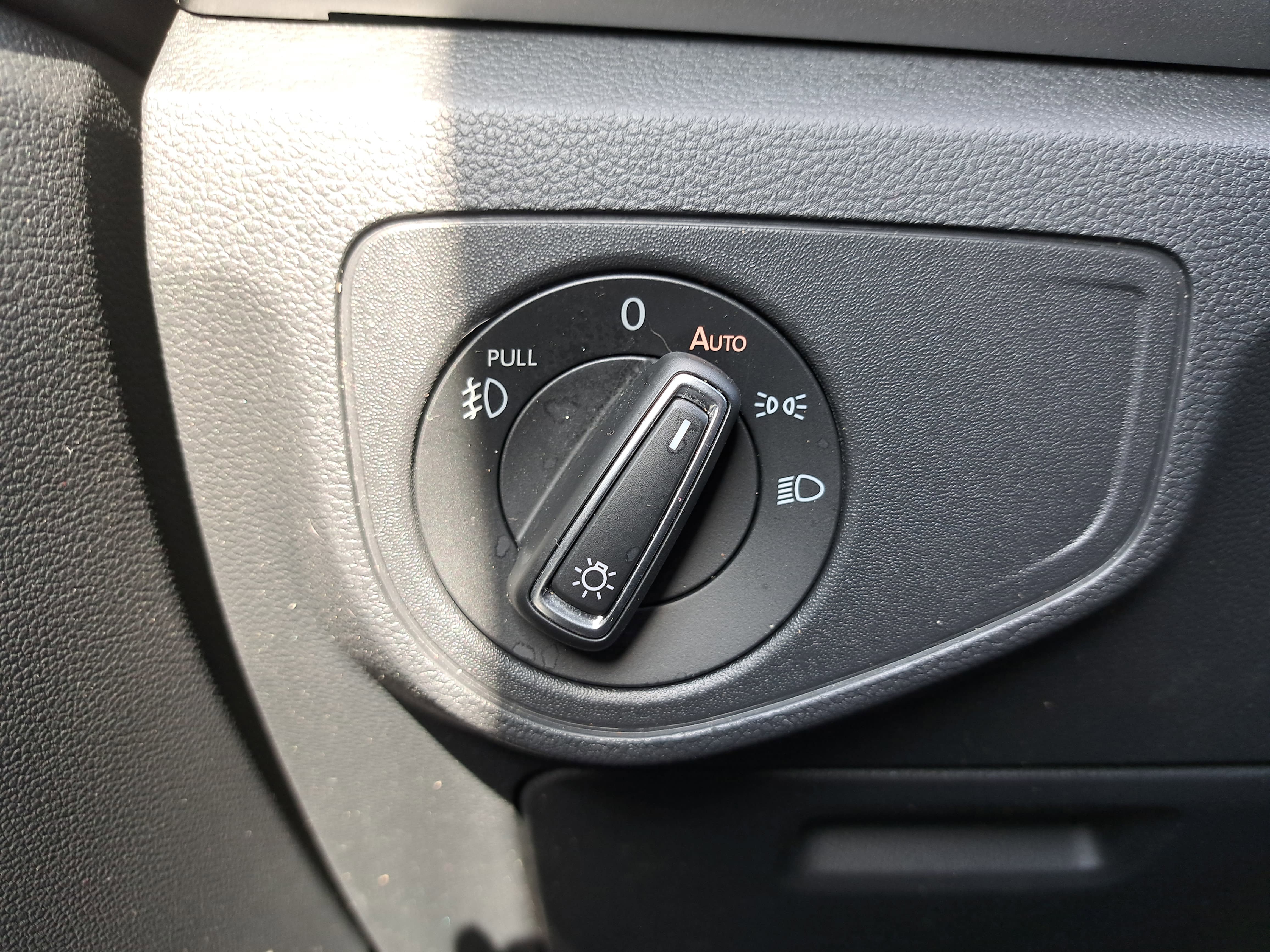 Used 2018 Volkswagen Atlas SE image 26