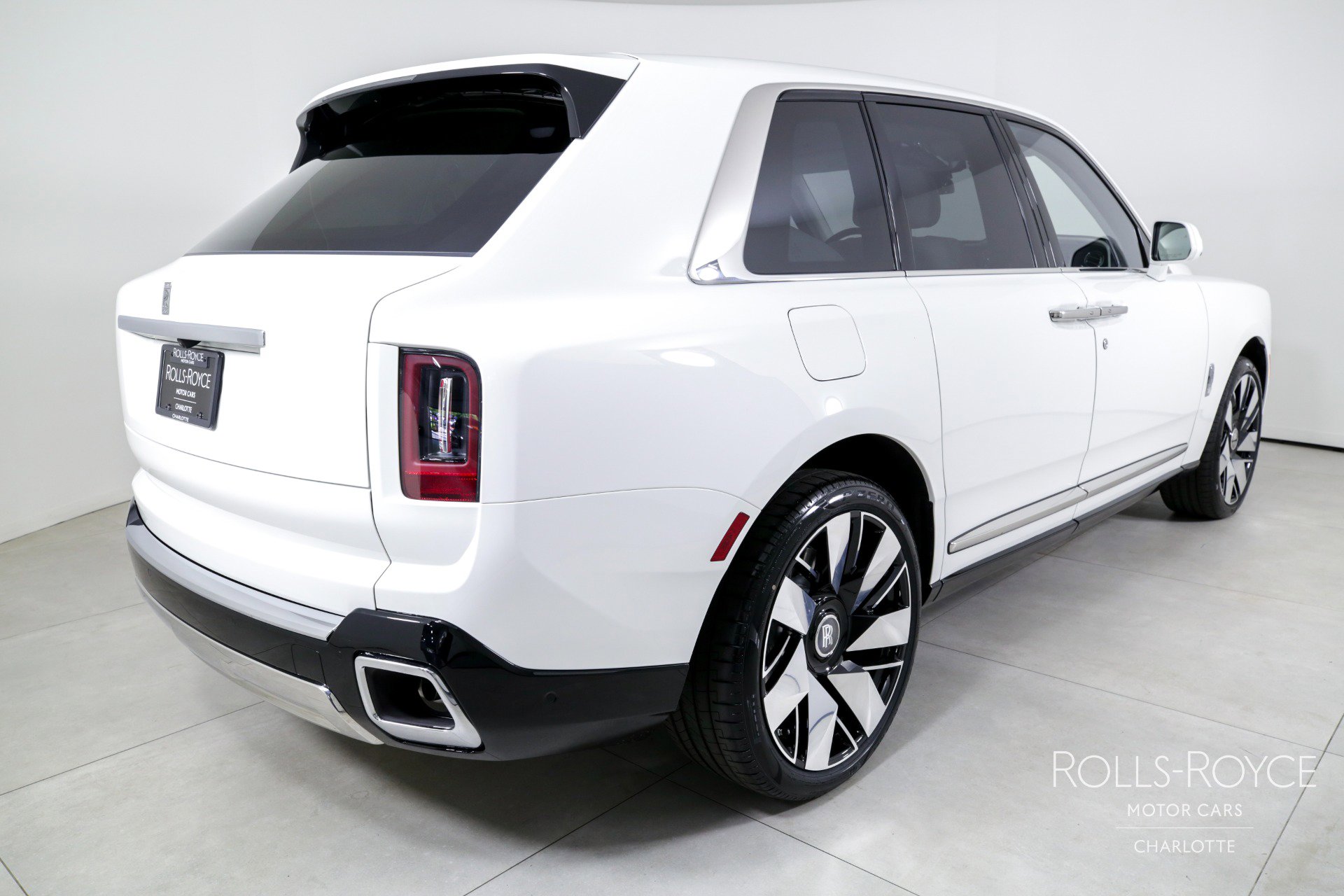 Certified 2025 Rolls-Royce Cullinan image 2