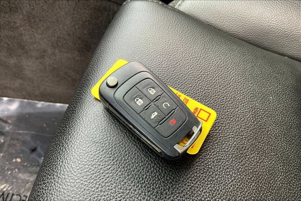 Used 2018 Chevrolet Impala LT FWD image 30