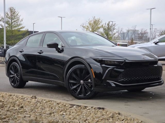 Used 2025 Toyota Crown XLE image 2