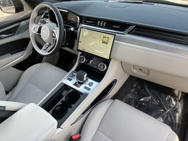 New 2025 Jaguar F-PACE R-Dynamic S AWD/4WD image 11