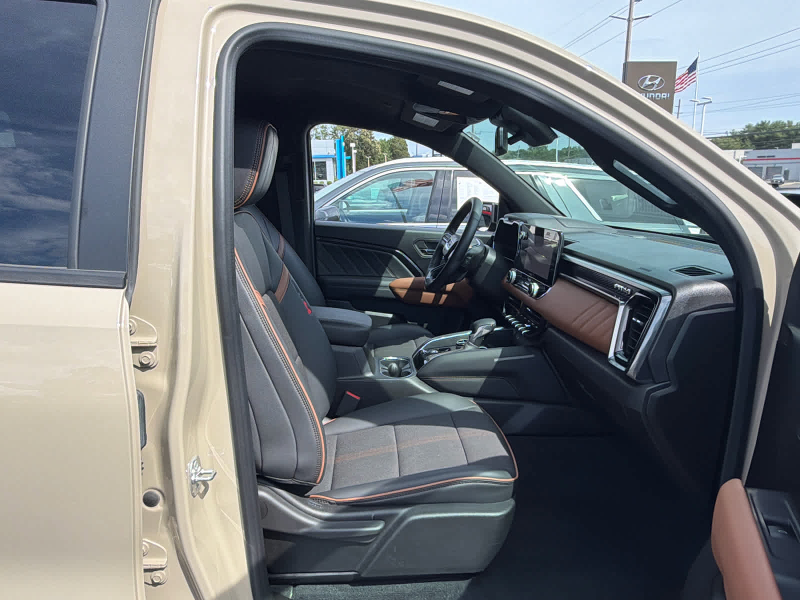 Certified 2024 GMC Canyon AT4 AWD/4WD image 19