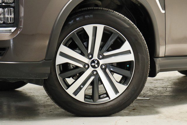 Used 2025 Mitsubishi Outlander Sport SE AWD/4WD image 3