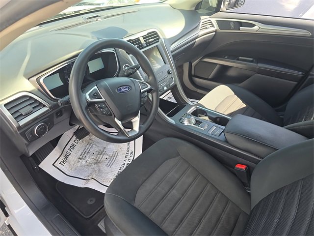 Used 2020 Ford Fusion SE image 17