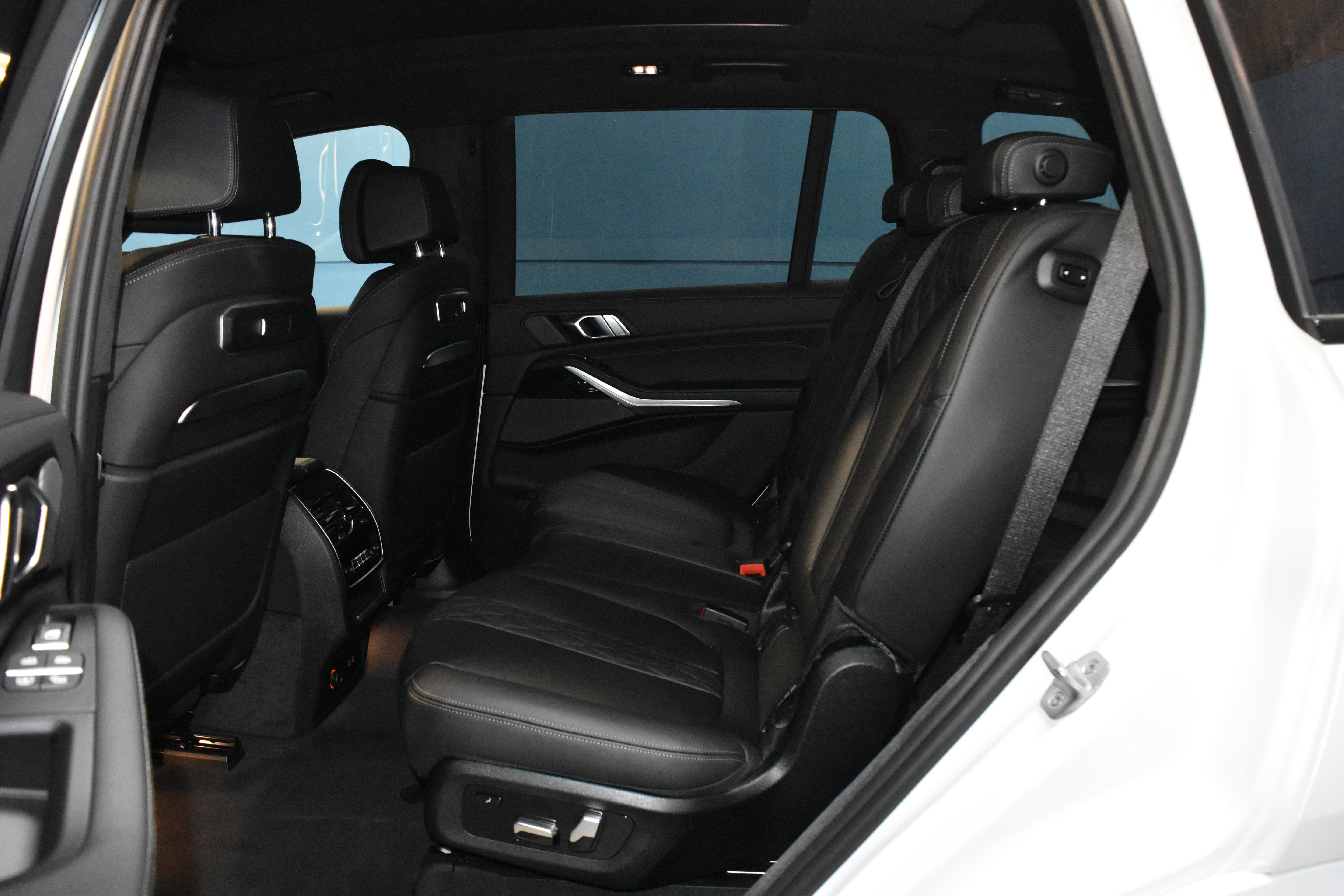 New 2026 BMW X7 M60i image 19