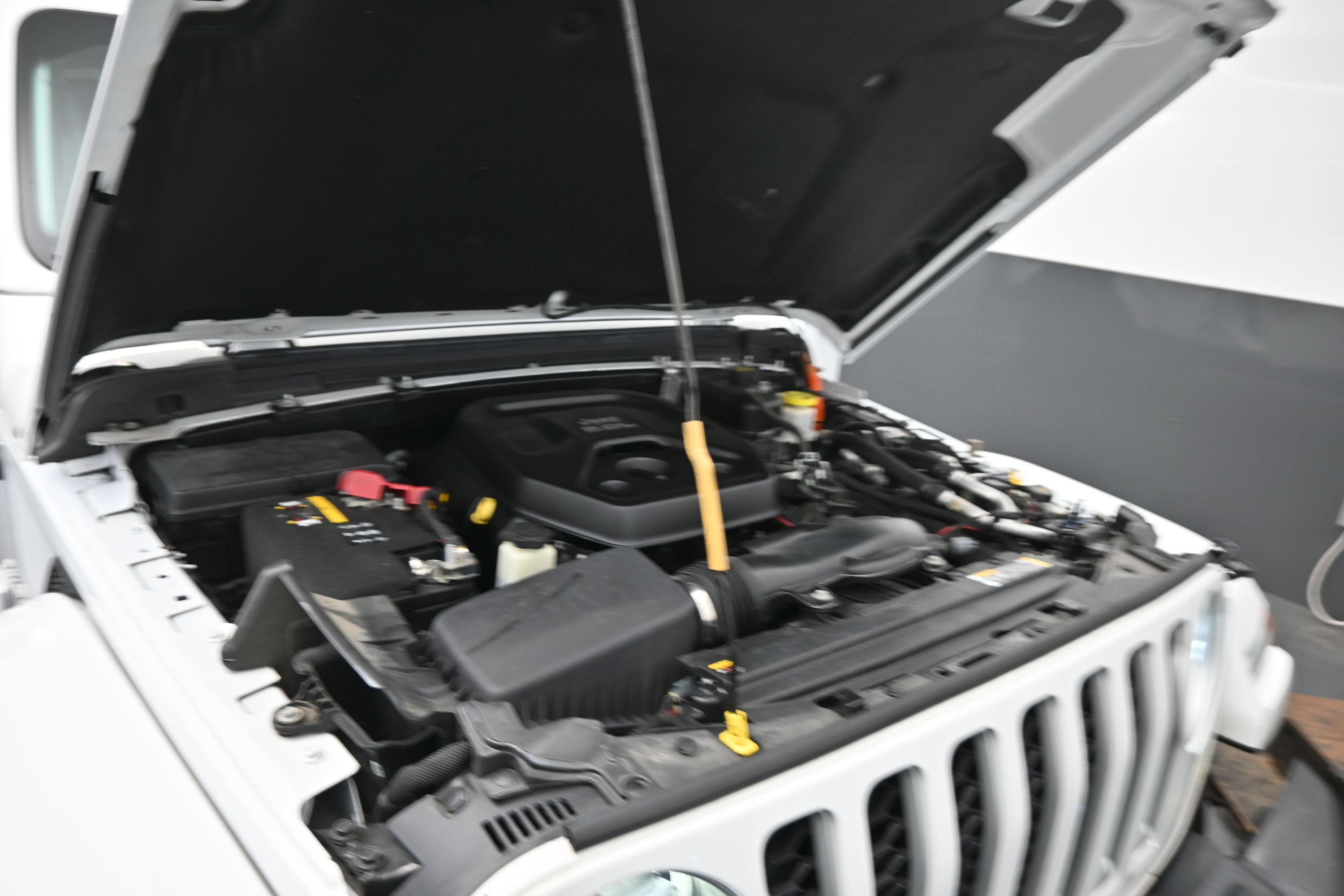 Used 2022 Jeep Wrangler Unlimited Sahara AWD/4WD image 23