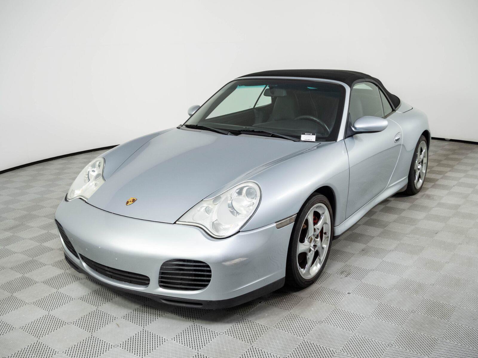Used 2004 Porsche 911 Carrera 4S AWD/4WD image 27