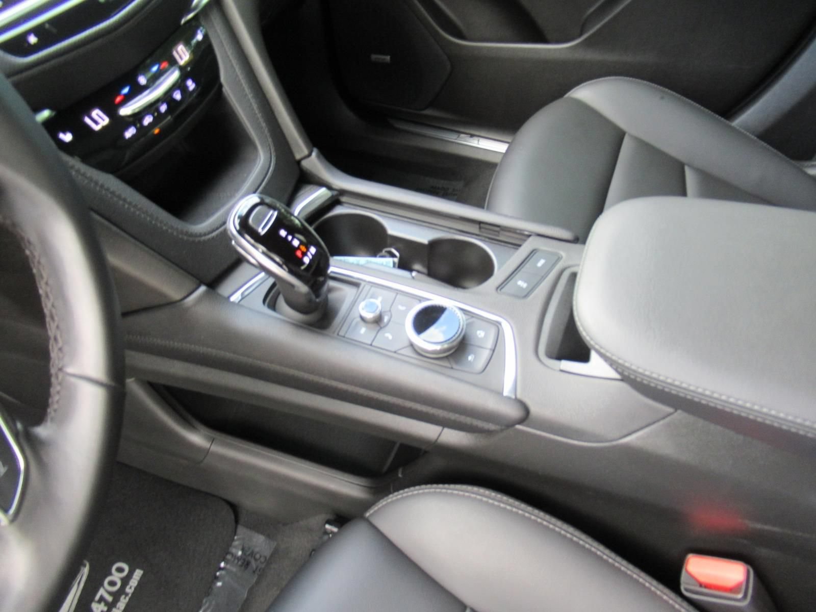Used 2022 Cadillac XT5 Luxury AWD/4WD image 17
