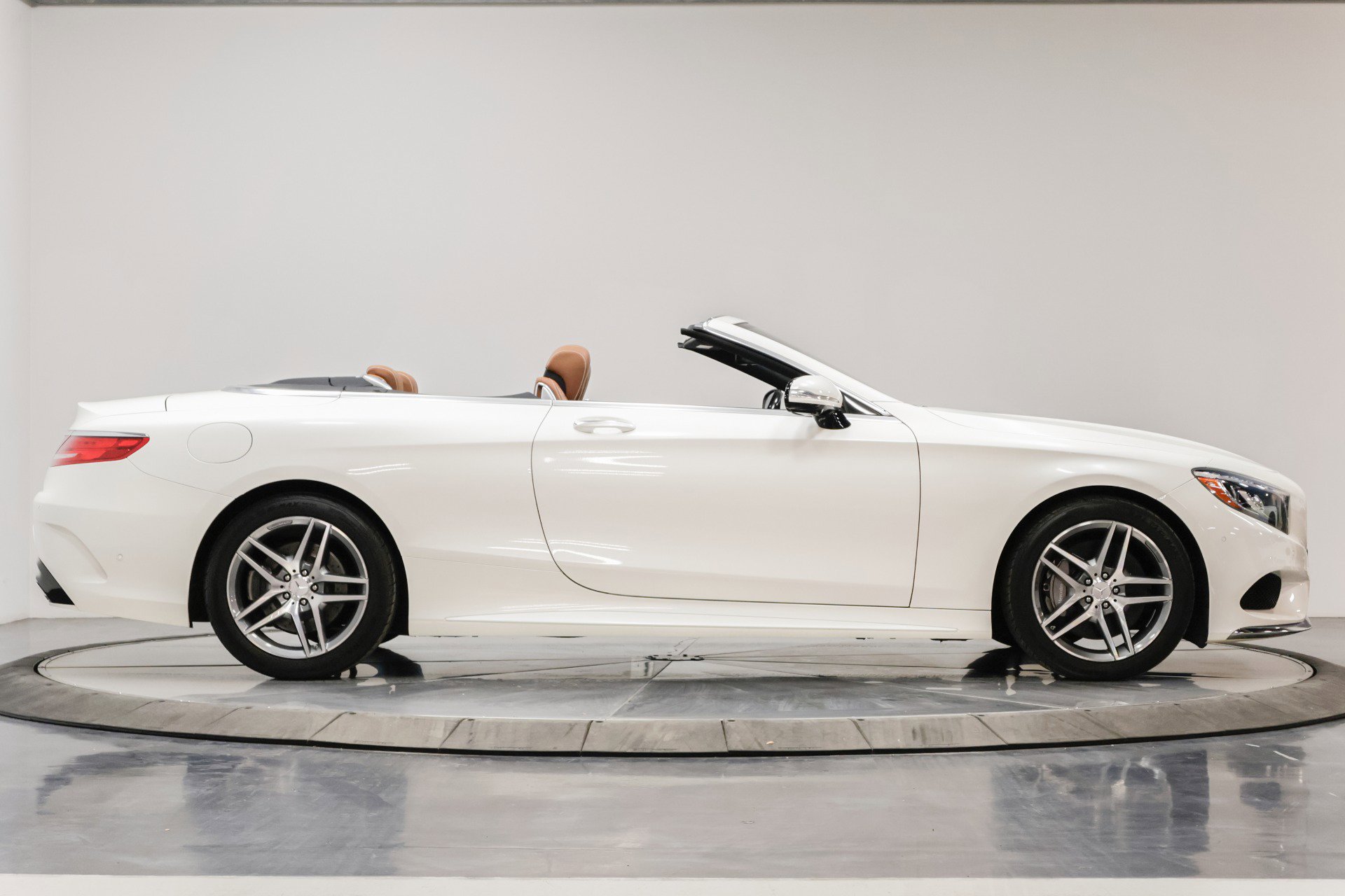 Used 2017 Mercedes-Benz S 550 Cabriolet w/ Sport Package image 16