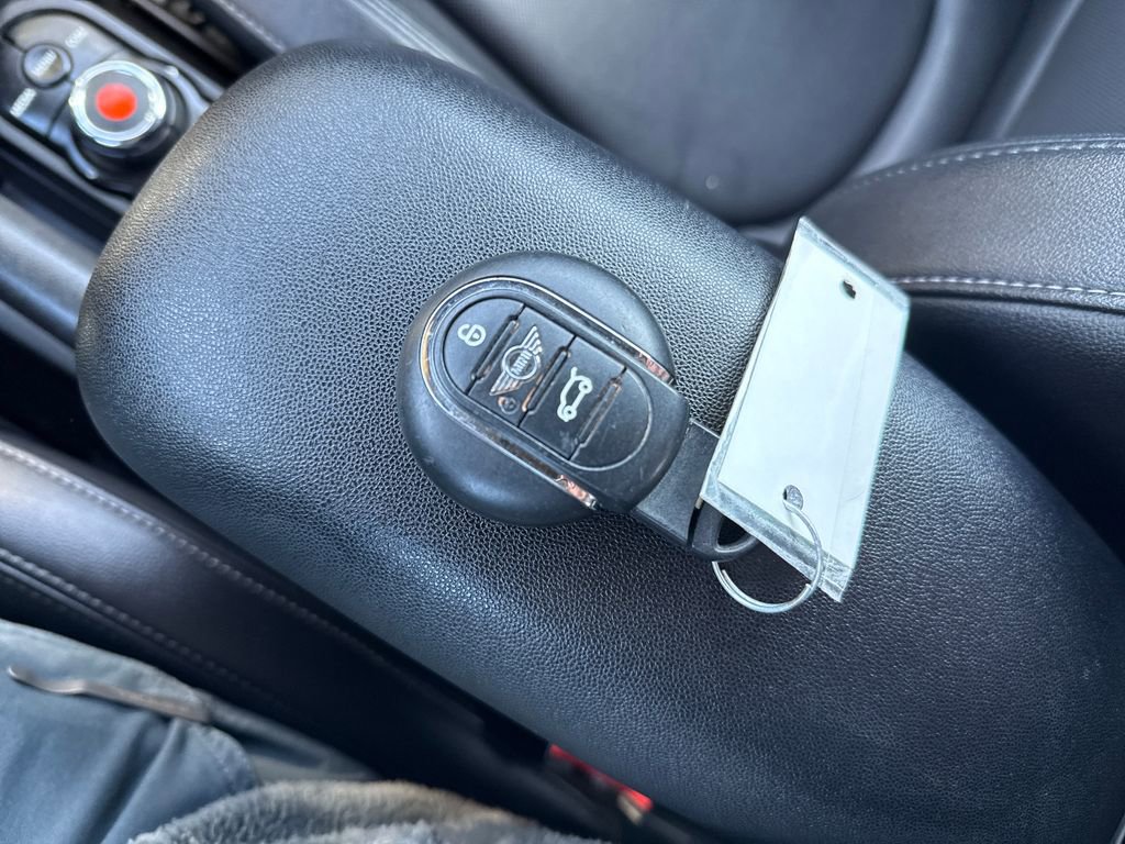 Used 2019 MINI Cooper S w/ Signature Upholstery Package image 27