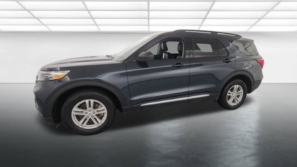 Used 2024 Ford Explorer XLT w/ Equipment Group 202A AWD/4WD image 4