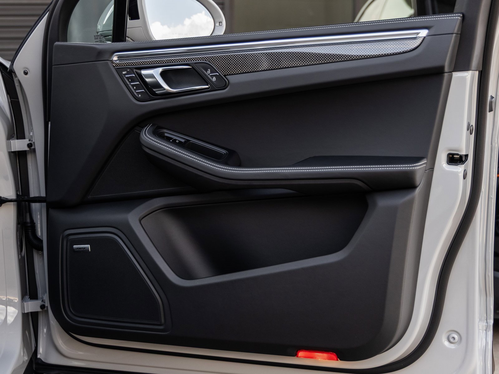 New 2026 Porsche Macan GTS image 44