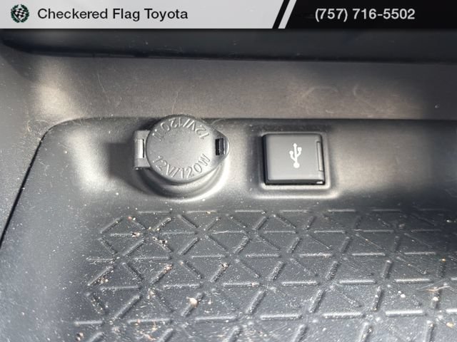 Used 2021 Toyota RAV4 XLE w/ Convenience Package AWD/4WD image 19