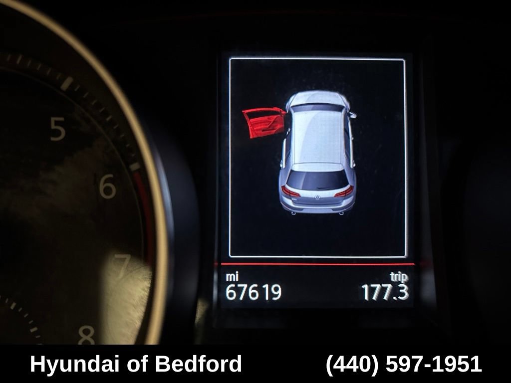Used 2019 Volkswagen GTI SE FWD image 13