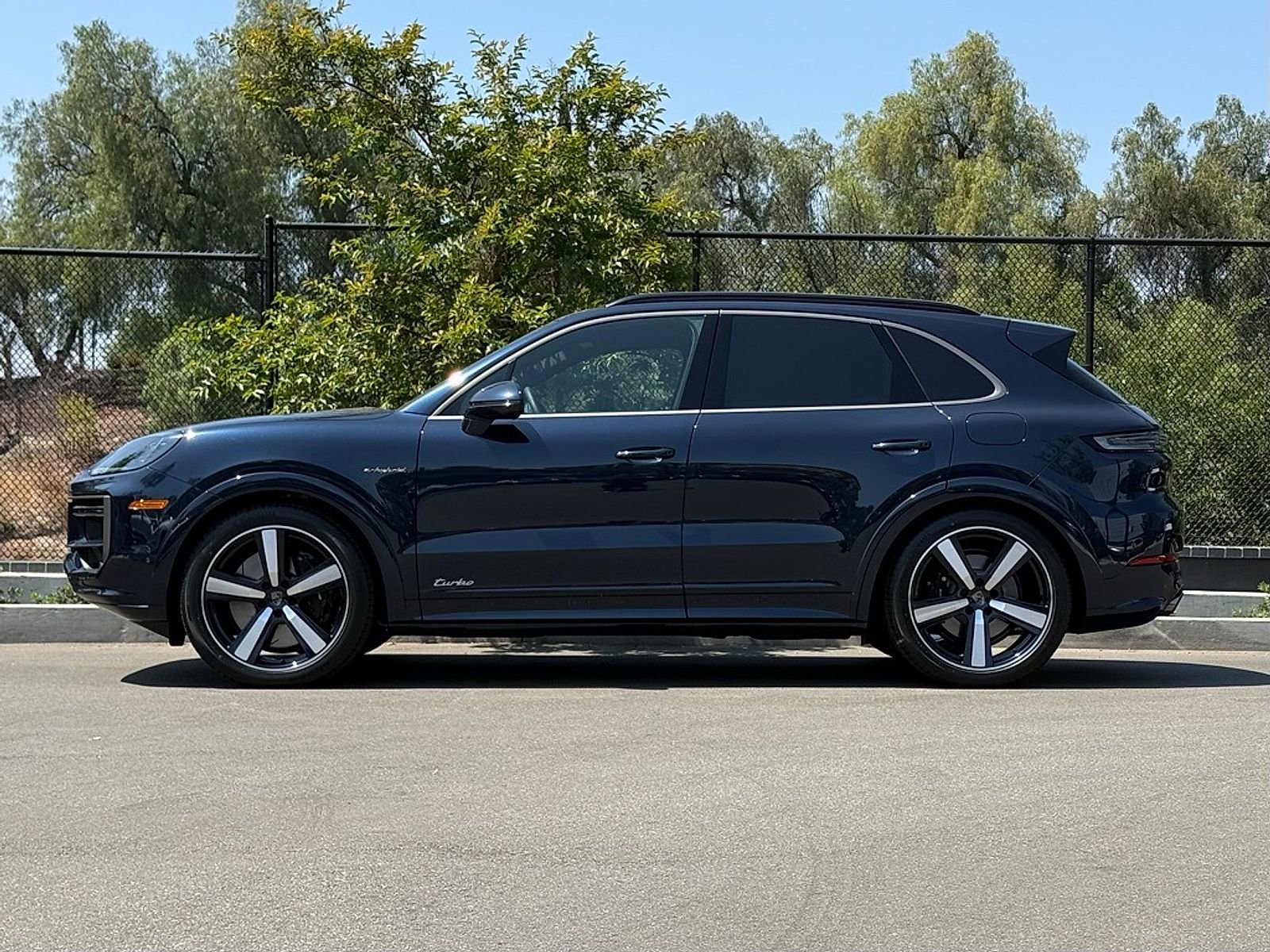 New 2025 Porsche Cayenne Turbo AWD/4WD image 2