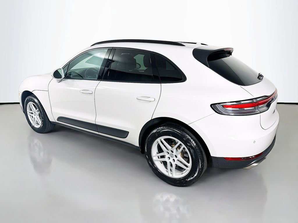 Certified 2021 Porsche Macan image 3