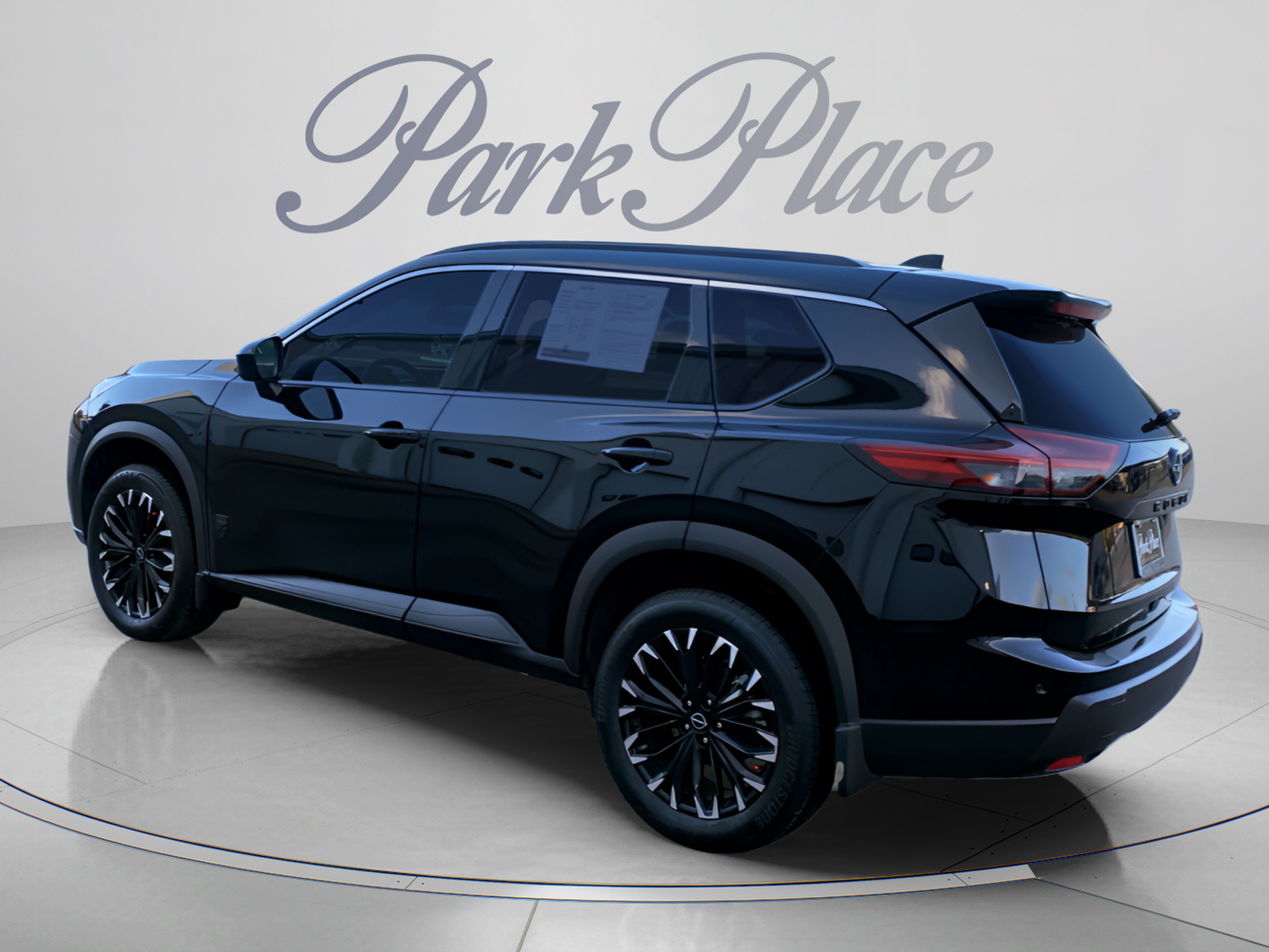 Used 2026 Nissan Rogue Dark Armor FWD image 3
