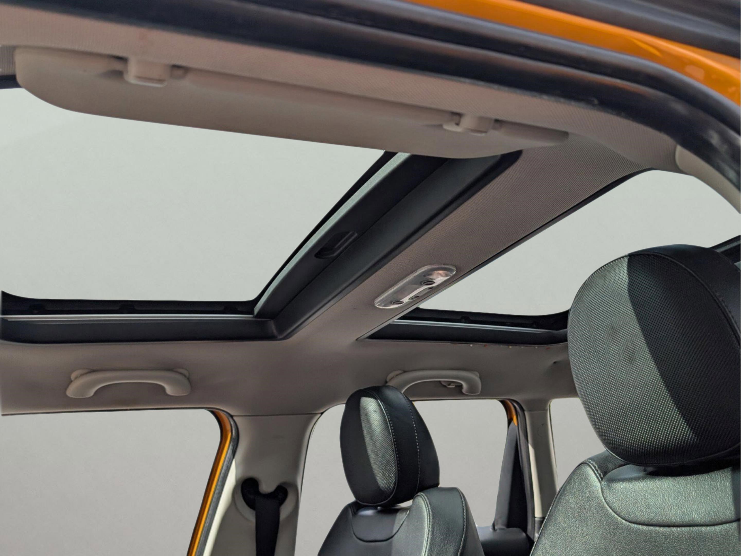 Used 2015 MINI Cooper S image 36