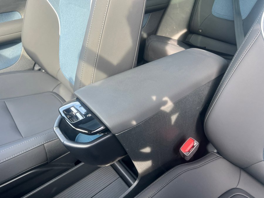 Used 2025 Volvo EX30 Ultra image 30