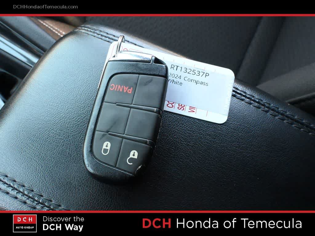 Used 2024 Jeep Compass Sport AWD/4WD image 15