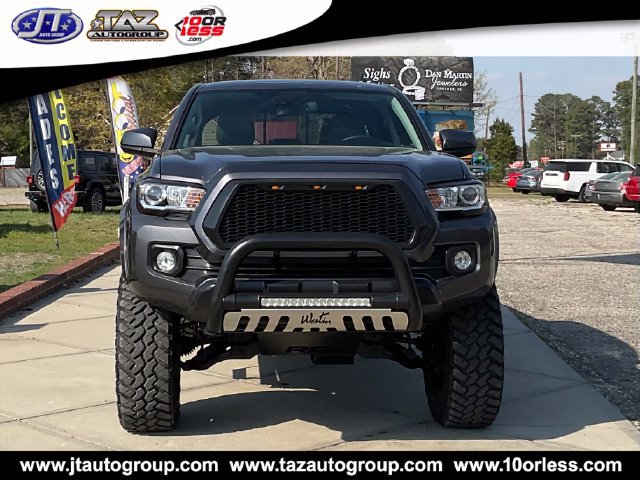 Used 2018 Toyota Tacoma SR5 AWD/4WD image 2