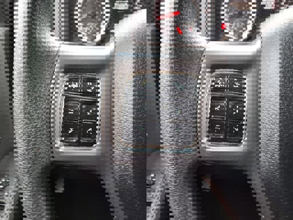 Used 2024 RAM 1500 Classic SLT AWD/4WD image 24