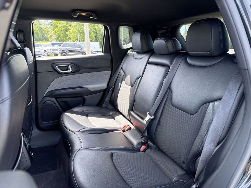 Used 2024 Jeep Compass Latitude AWD/4WD image 25
