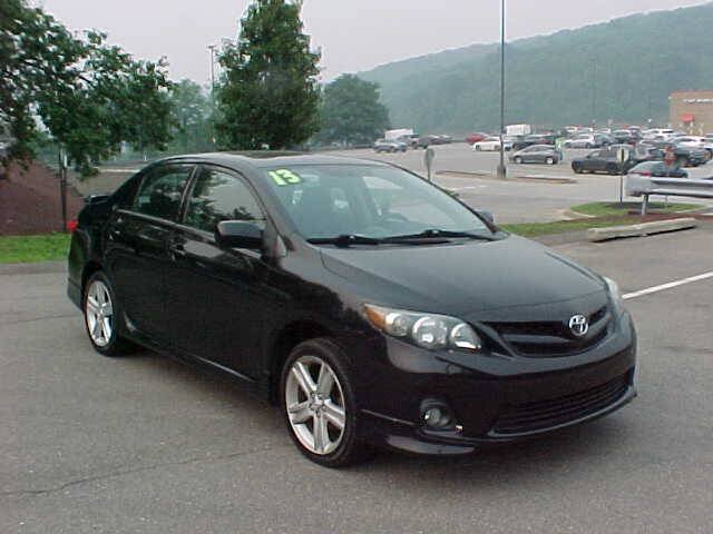 Used 2013 Toyota Corolla S w/ Premium Pkg FWD image 2