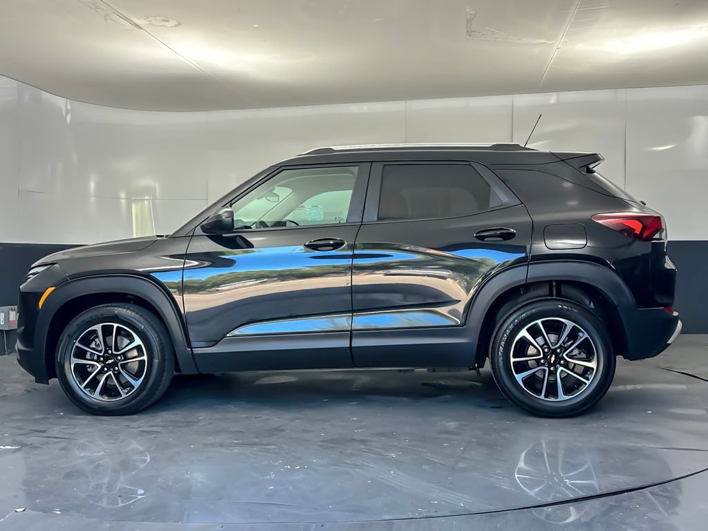 Used 2025 Chevrolet TrailBlazer LT FWD image 6