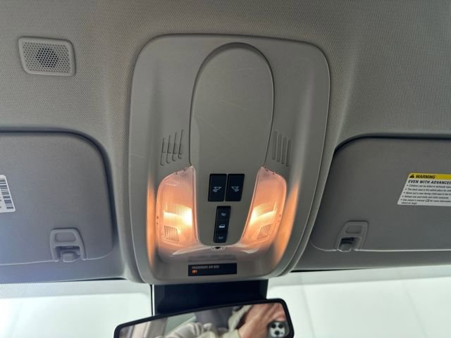 Used 2017 Chevrolet Equinox LT w/ Convenience Package image 24