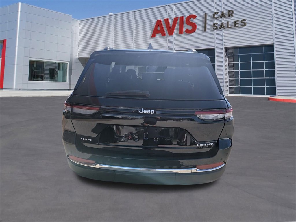 Used 2024 Jeep Grand Cherokee Limited image 7