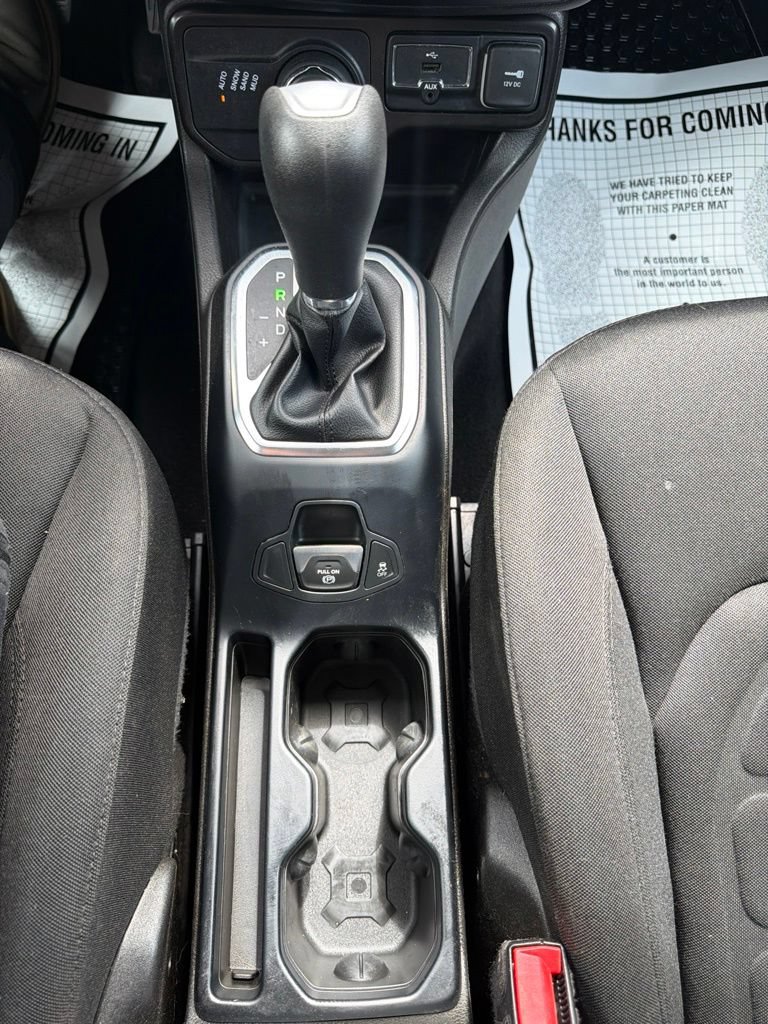 Used 2020 Jeep Renegade Latitude w/ Popular Equipment Group AWD/4WD image 33