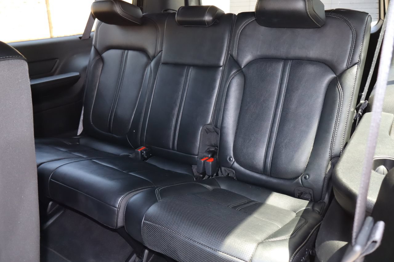 Used 2024 Jeep Wagoneer L Series II RWD image 6