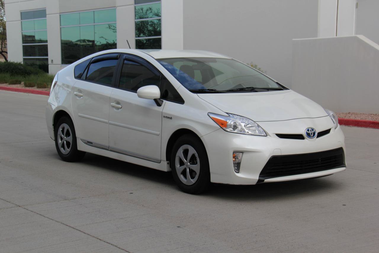 Used 2015 Toyota Prius Three image 3