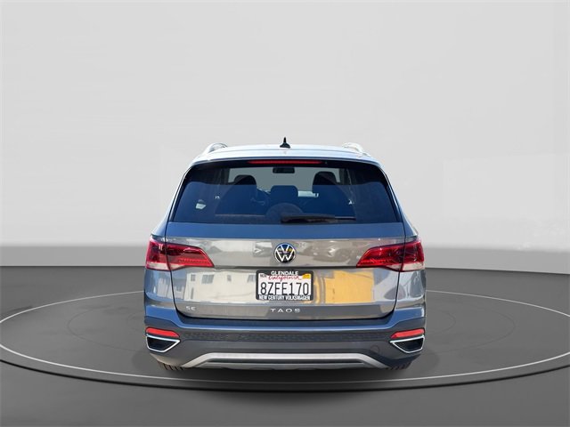 Certified 2022 Volkswagen Taos SE image 4