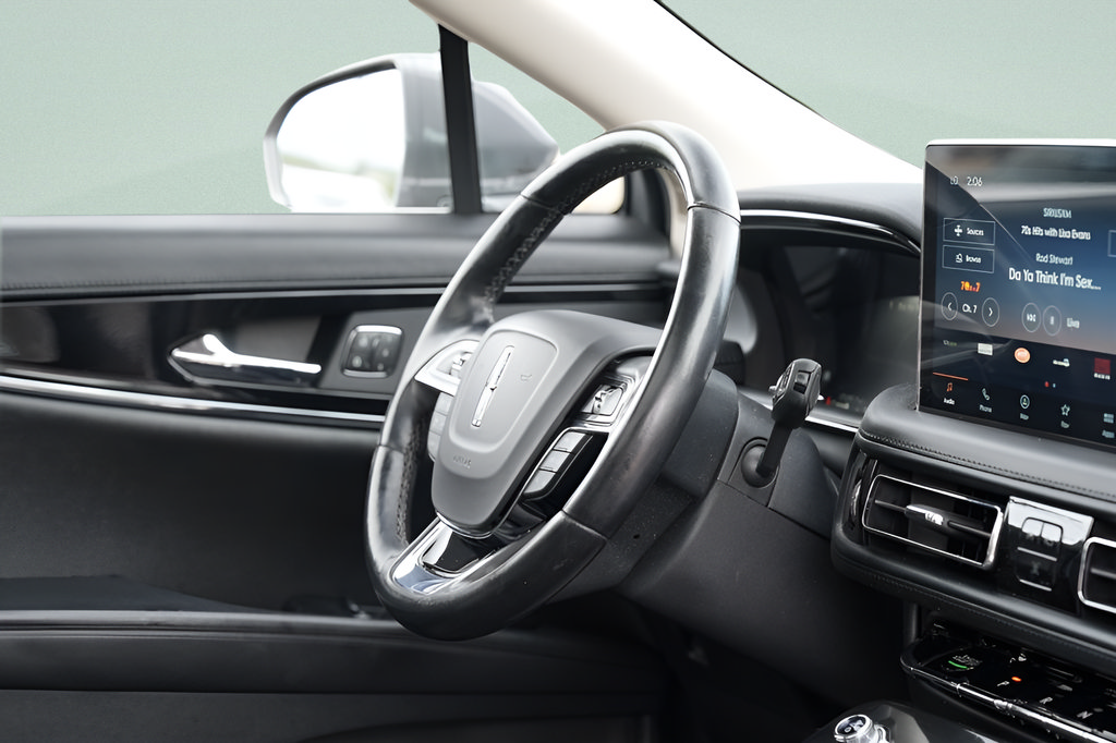 Used 2023 Lincoln Nautilus Reserve AWD/4WD image 14
