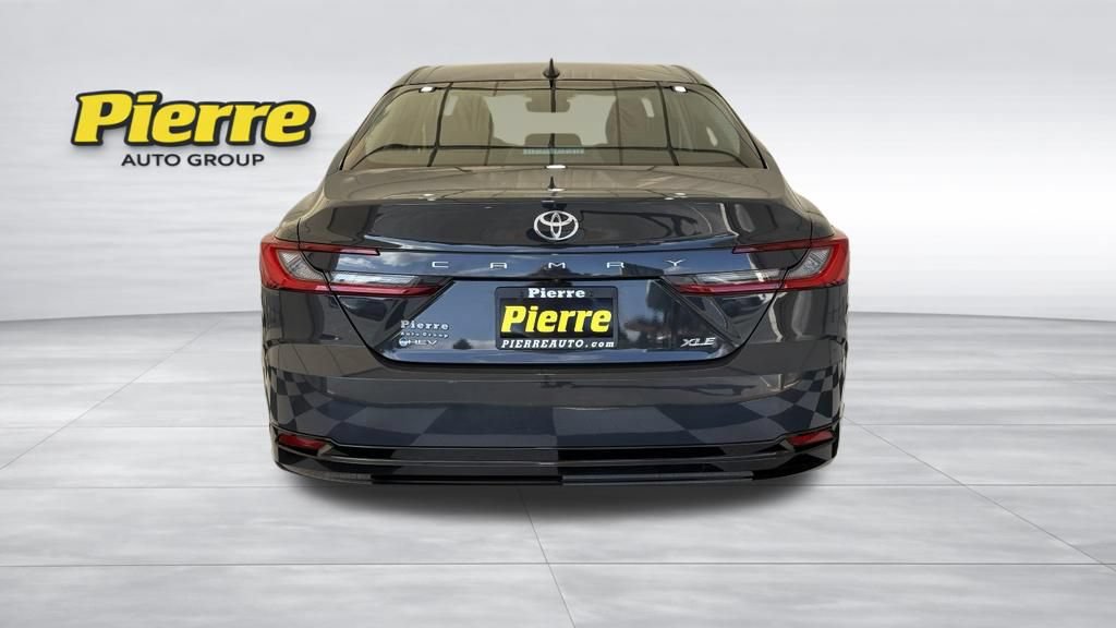 Used 2025 Toyota Camry XLE FWD image 3