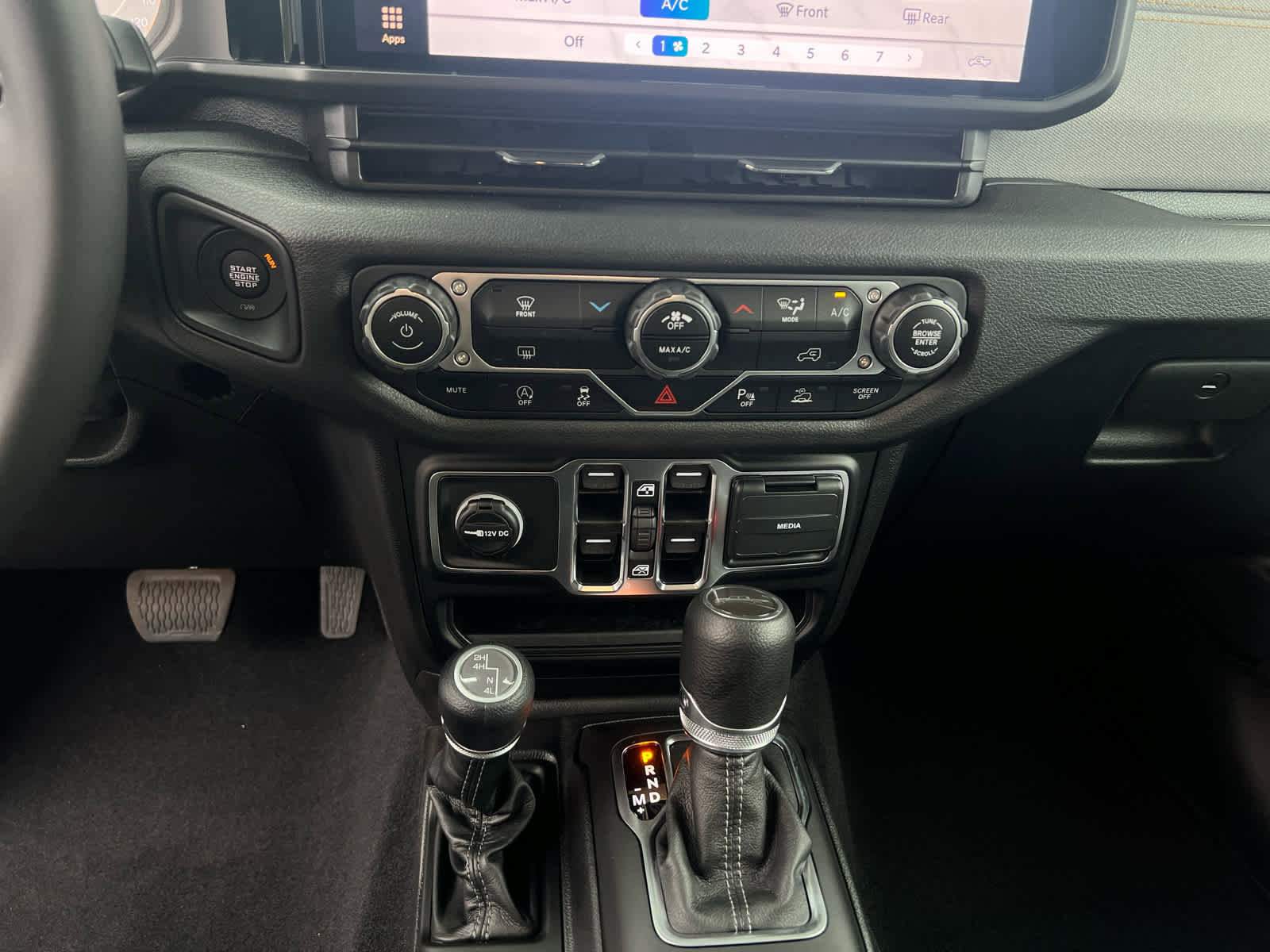 New 2026 Jeep Gladiator Sport AWD/4WD image 21