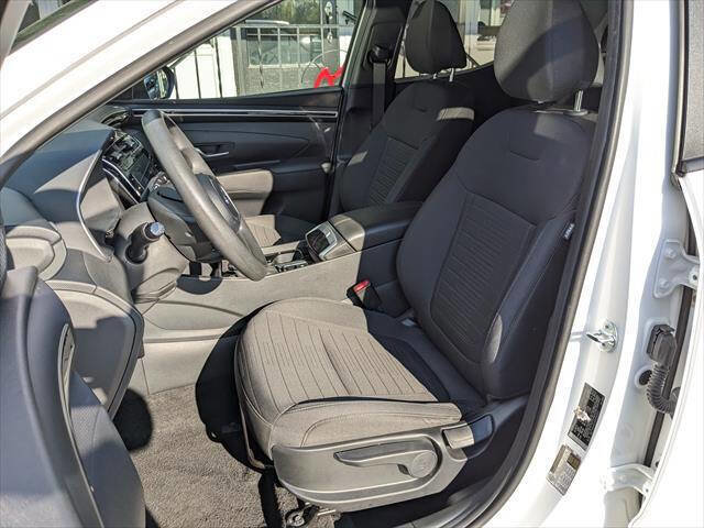 Used 2024 Hyundai Santa Cruz SE image 9