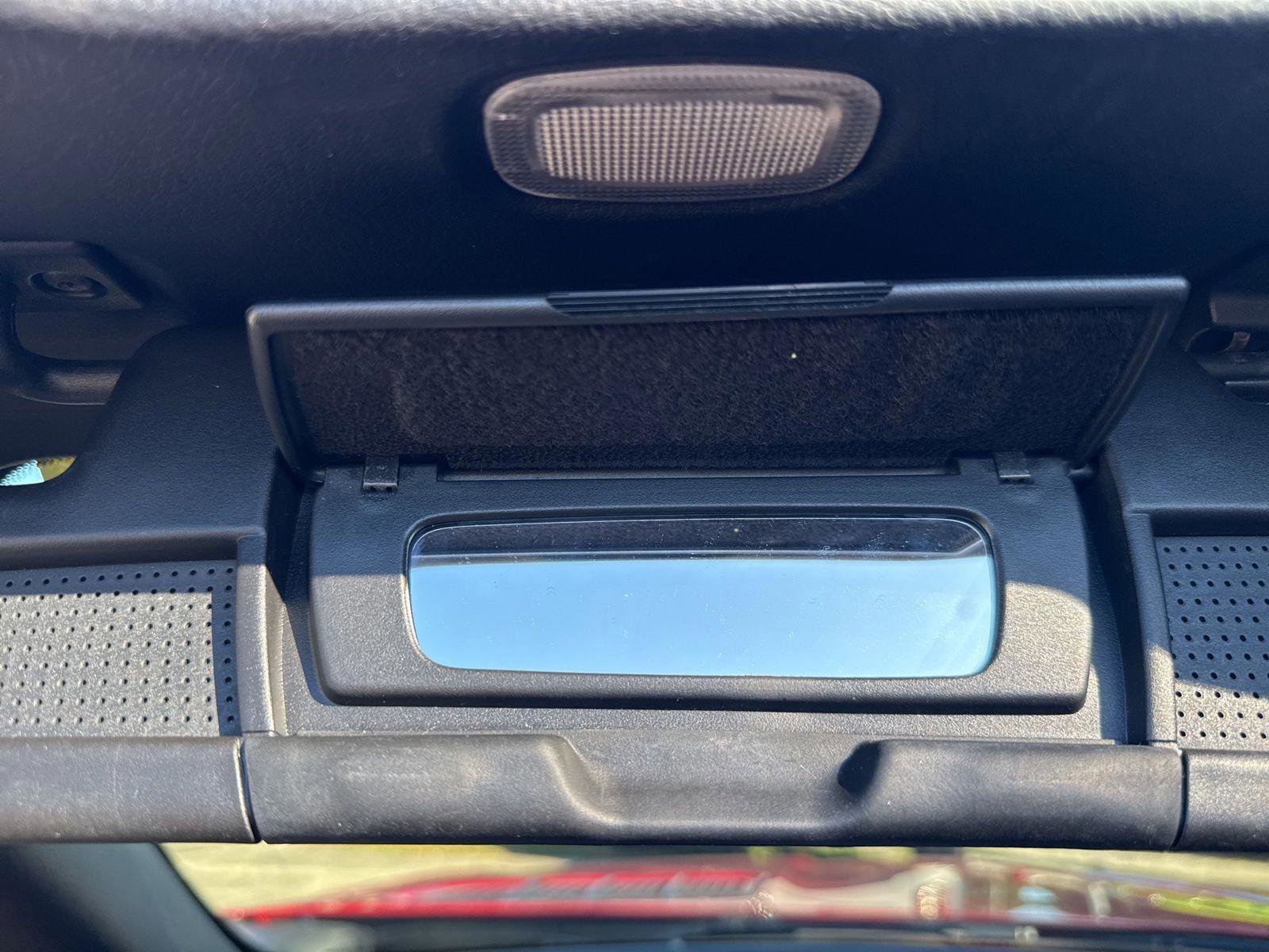 Used 2015 Mercedes-Benz SLK 250 w/ Premium Package image 35