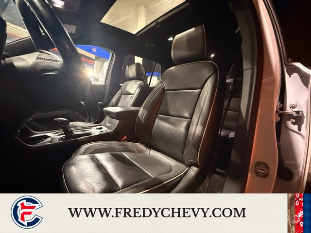 Used 2023 Chevrolet Traverse Premier w/ Redline Edition AWD/4WD image 18