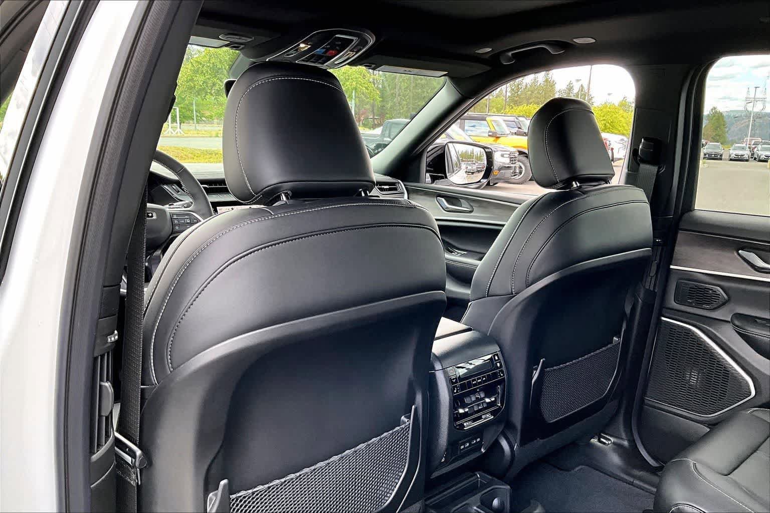New 2026 Jeep Grand Cherokee L Limited AWD/4WD image 12