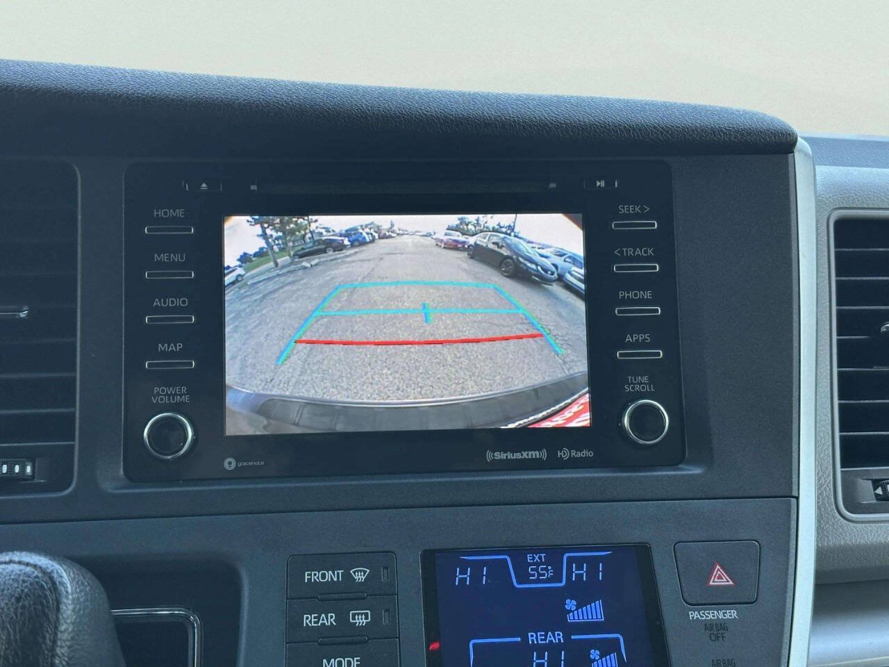 Used 2020 Toyota Sienna LE FWD image 36